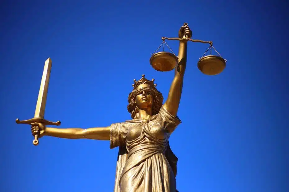 Comment négocier son contrat d'édition : les éléments clés à prendre en compte pour un accord équitable